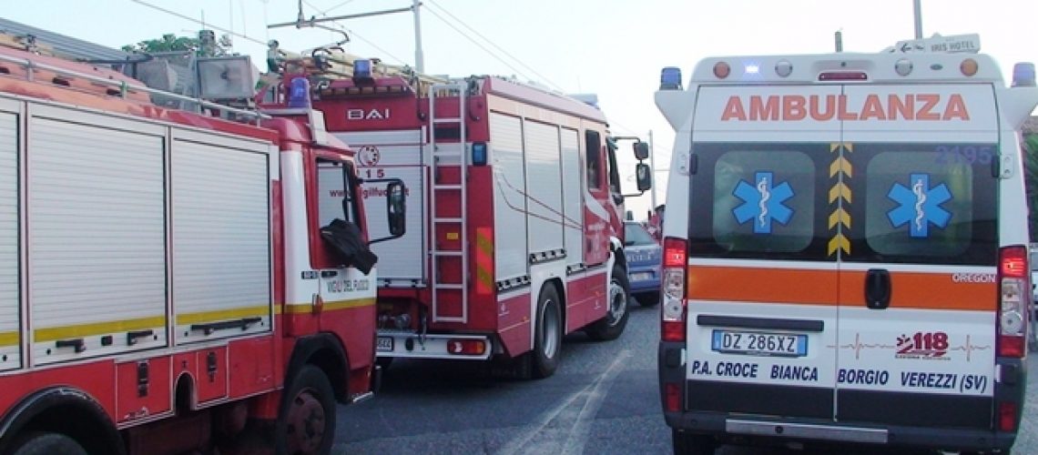 ambulanza-e-vigili-del-fuoco-128669.660x368