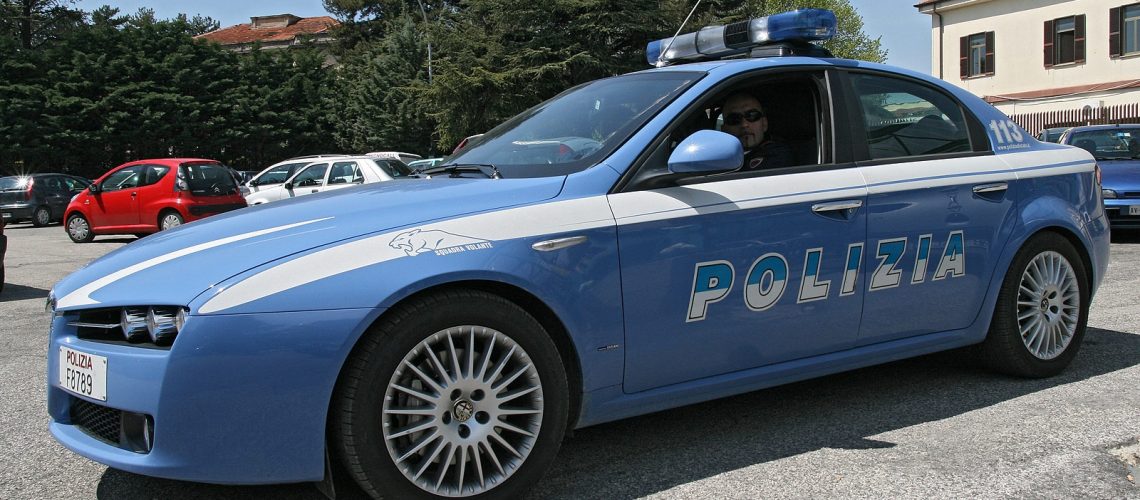 polizia-volante-auto